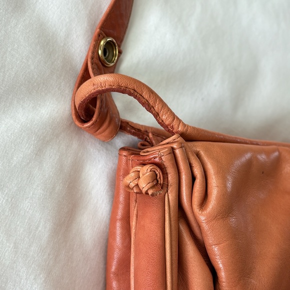 Vintage Gloria Vanderbilt Tan Slouch Shoulder Crossbody Bag Scarf Boho Western - Picture 10 of 17